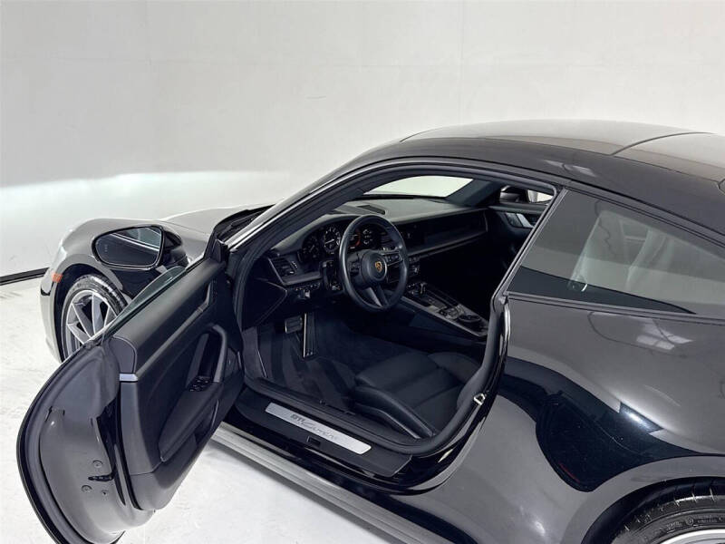 2022 Porsche 911 Carrera