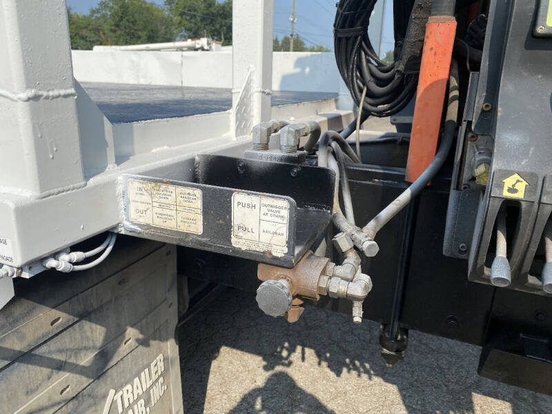 2007 Freightliner M2 106