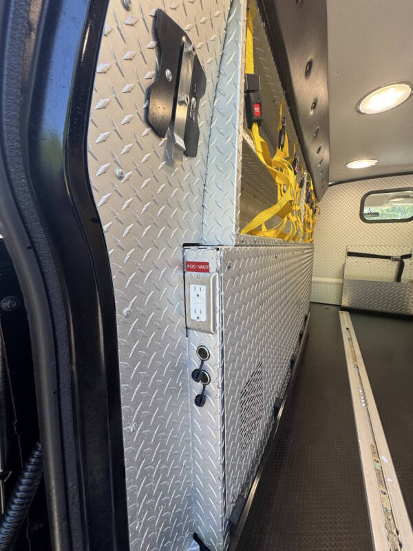 2017 GMC Savana 2500