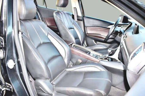 2018 Mazda MAZDA3 Touring