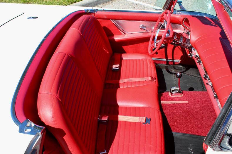 1957 Ford Thunderbird