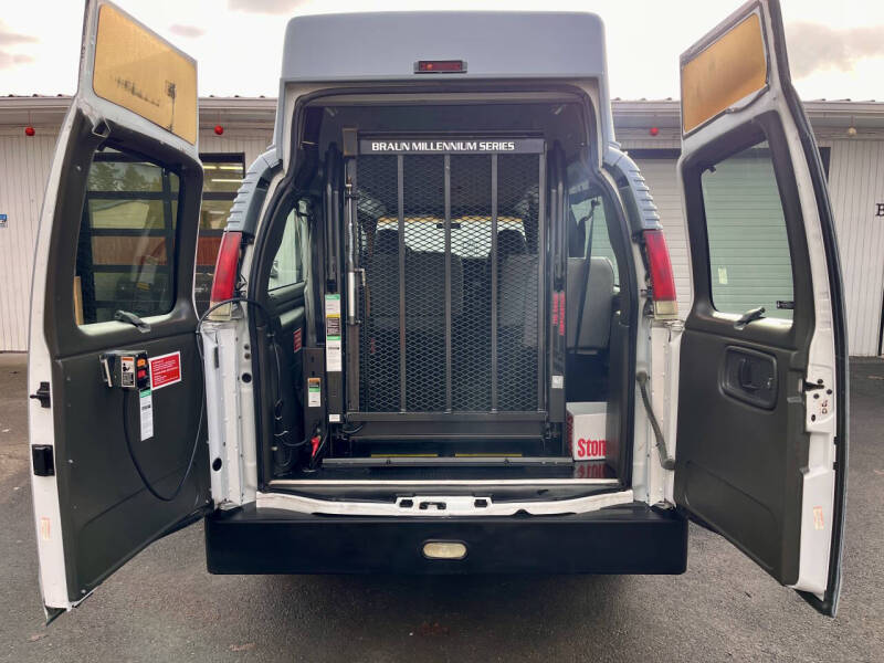 2002 GMC Savana G3500 SLE