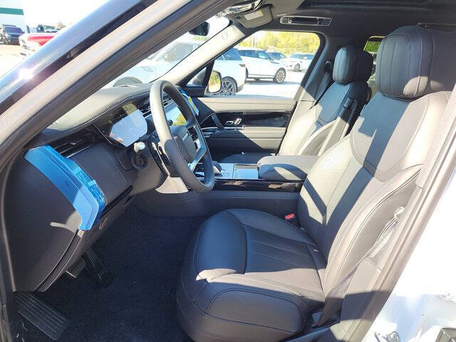 2025 Land Rover Range Rover P530 SE LWB