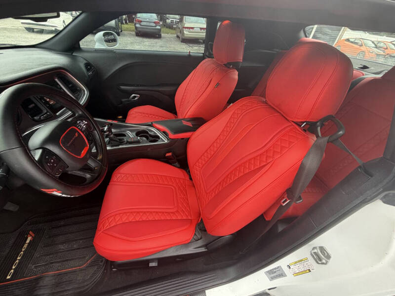 2017 Dodge Challenger SXT Plus