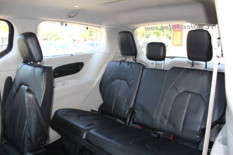 2019 Chrysler Pacifica Touring L Plus