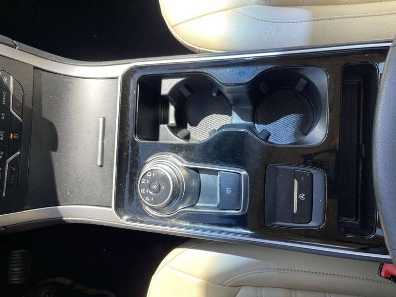 2020 Ford Edge SEL