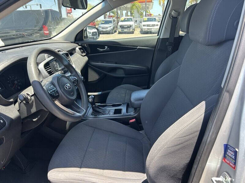 2017 Kia Sorento LX