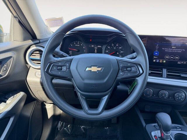 2025 Chevrolet Trax LS