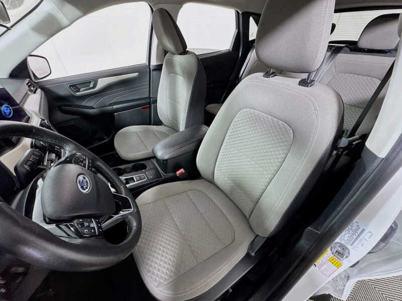 2022 Ford Escape Hybrid SE