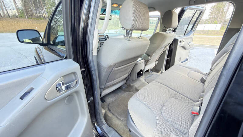 2005 Nissan Frontier LE