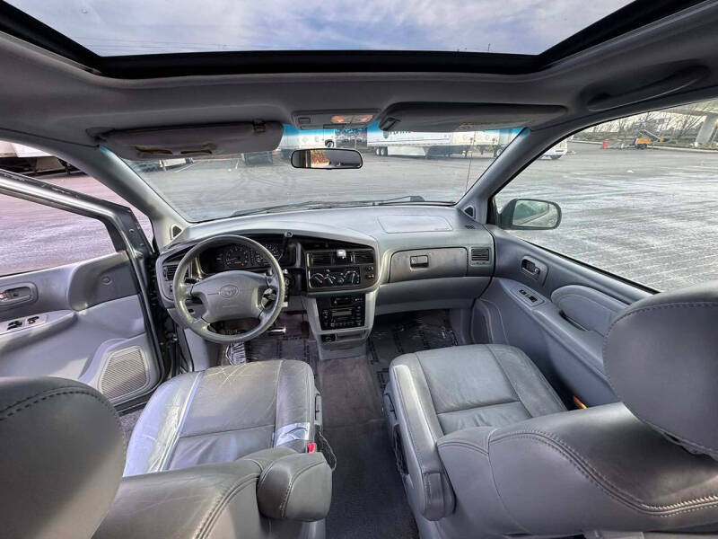 1998 Toyota Sienna XLE