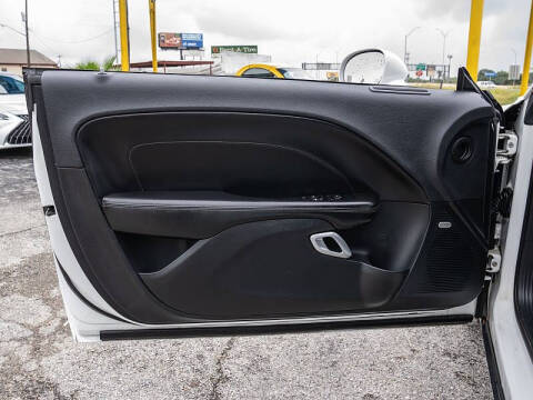 2015 Dodge Challenger SXT Plus