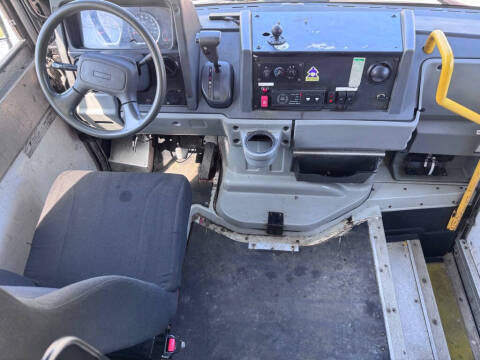 2014 Isuzu UTILIMASTER VAN