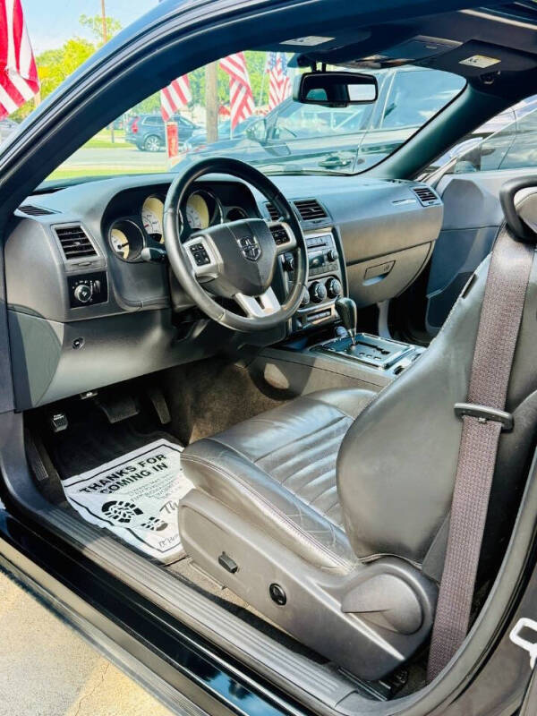 2012 Dodge Challenger SXT Plus