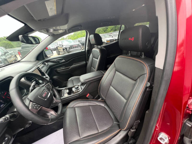 2023 GMC Acadia AT4