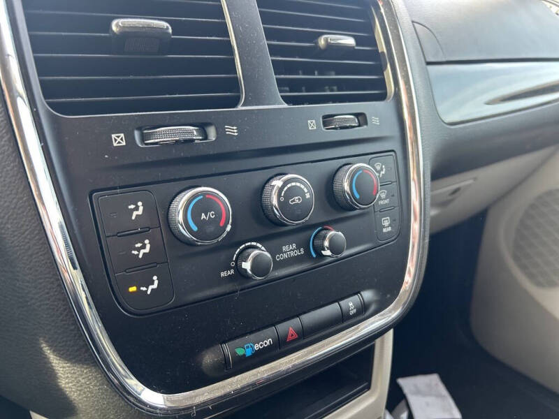 2017 Dodge Grand Caravan SE