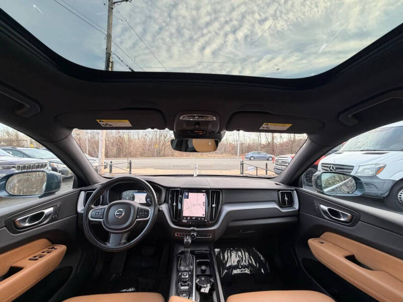 2020 Volvo XC60 T5 Momentum