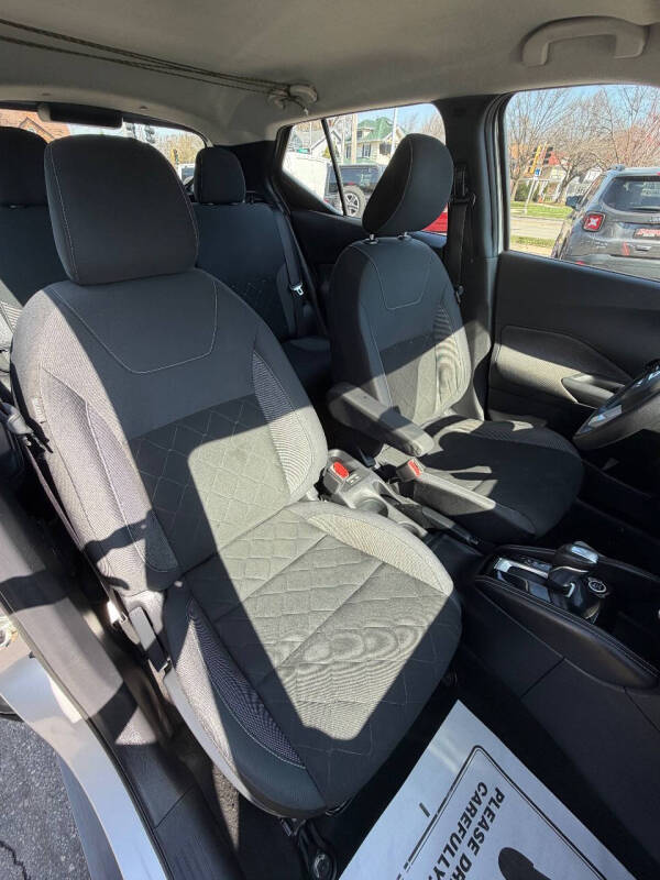 2019 Nissan Kicks S