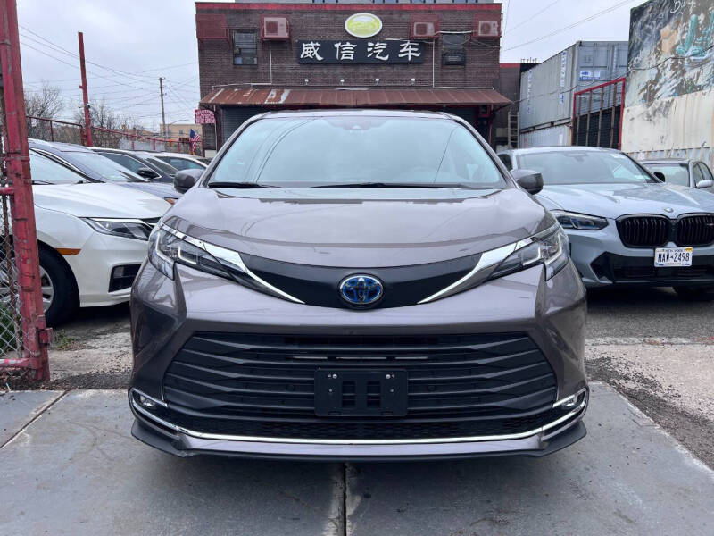 2022 Toyota Sienna XLE 7-Passenger