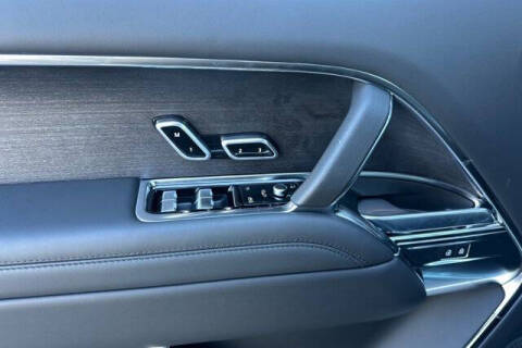 2025 Land Rover Range Rover P530 SE