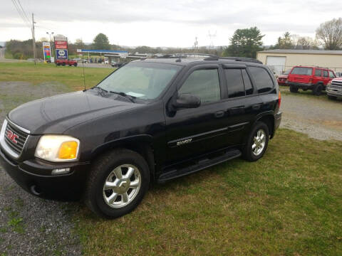 2005 GMC Envoy for sale at CAR-MART AUTO SALES in Maryville TN