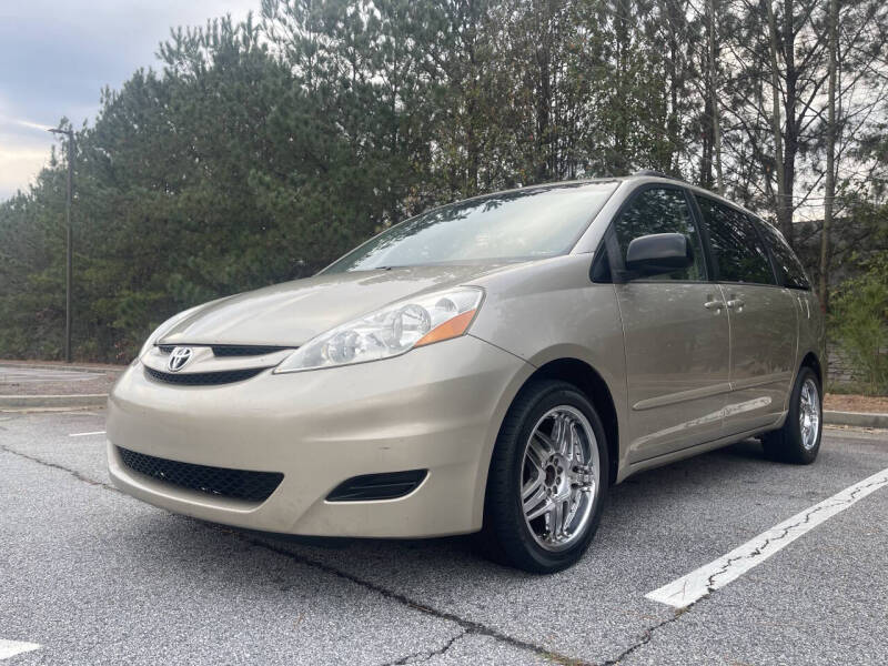 2009 Toyota Sienna LE's photo