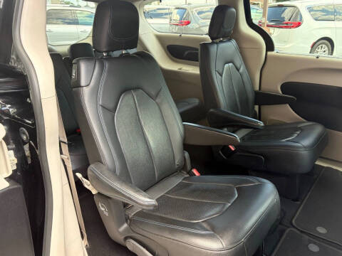 2021 Chrysler Pacifica Touring L