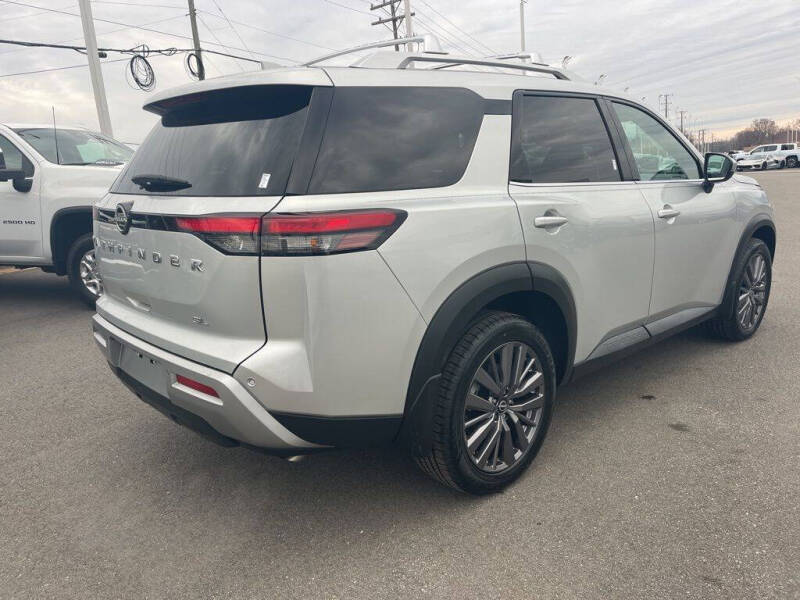 2023 Nissan Pathfinder SL