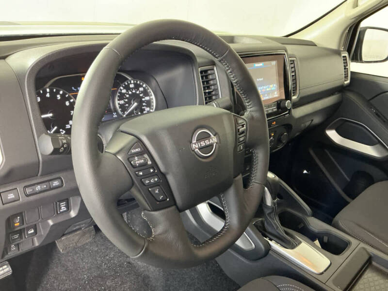 2024 Nissan Frontier SV