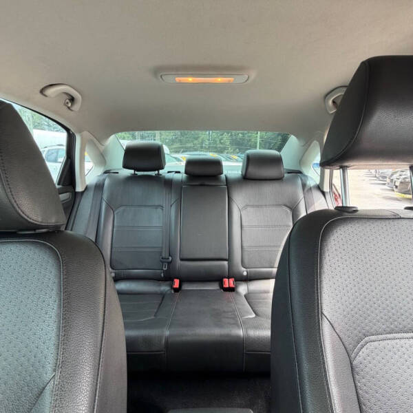 2014 Volkswagen Passat 1.8T S PZEV