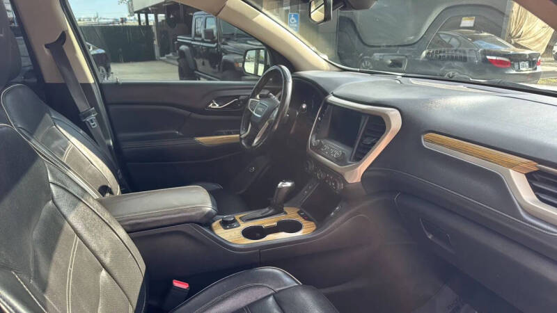 2017 GMC Acadia Denali