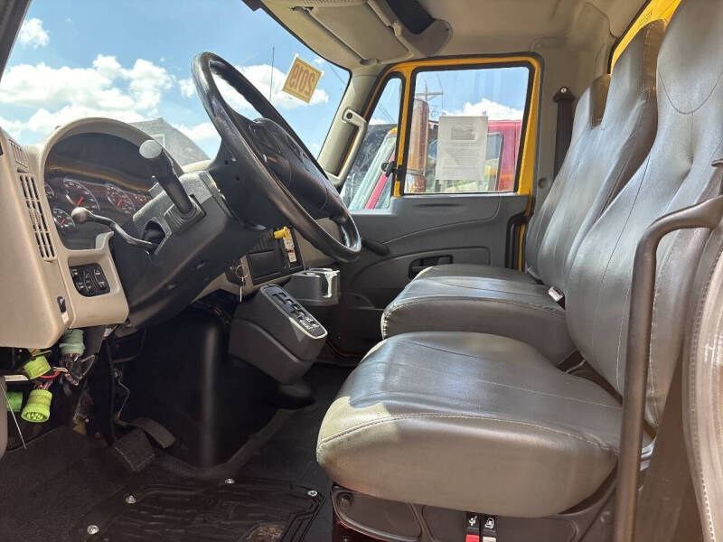 2019 International DuraStar 4300