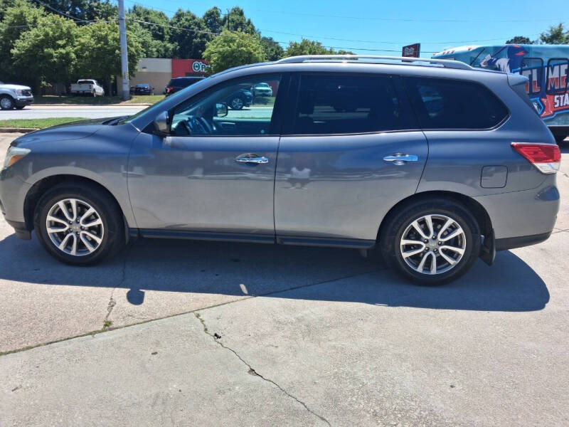2016 Nissan Pathfinder SL