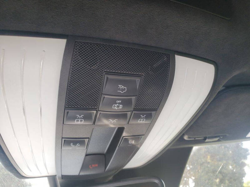 2017 Mercedes-Benz AMG GT