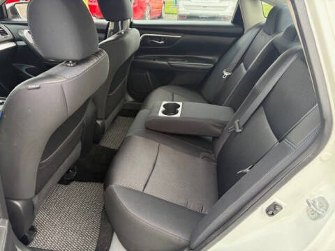 2016 Nissan Altima 2.5 SR