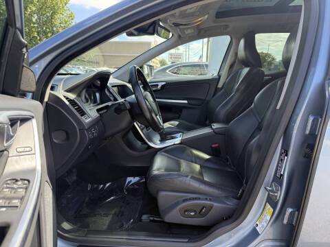 2017 Volvo XC60 T6 Dynamic