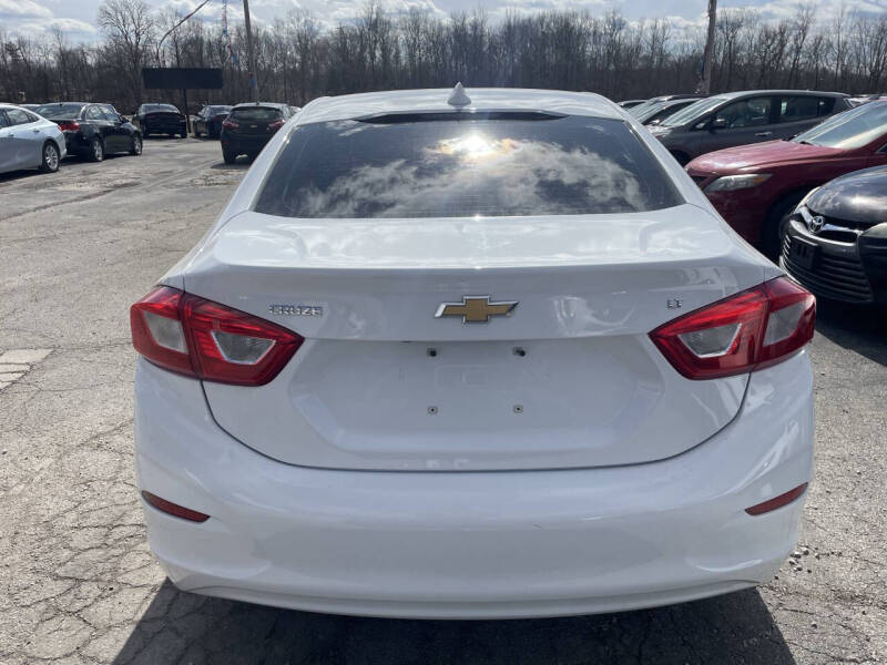 2017 Chevrolet Cruze LT Auto