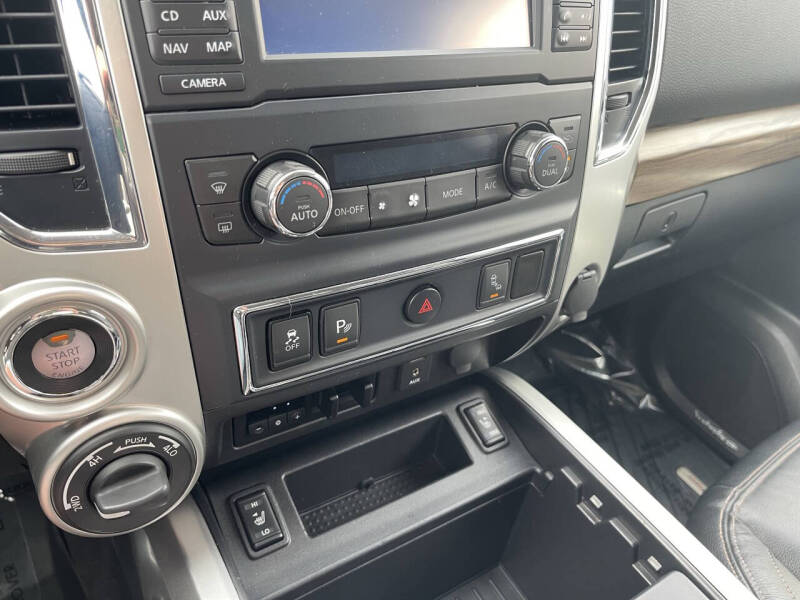 2017 Nissan Titan XD SL