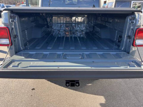 2024 Jeep Gladiator Sport S