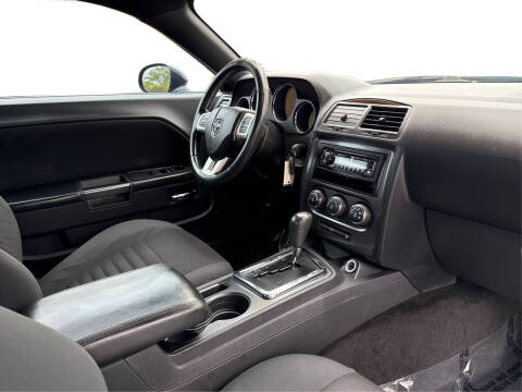 2012 Dodge Challenger SXT Plus