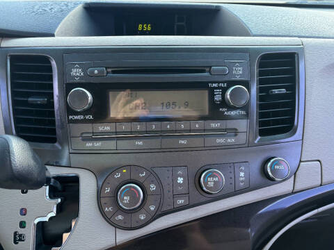 2011 Toyota Sienna Base 7-Passenger