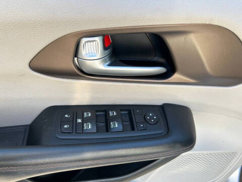 2017 Chrysler Pacifica Touring-L Plus