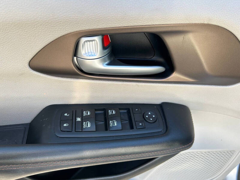 2017 Chrysler Pacifica Touring-L Plus