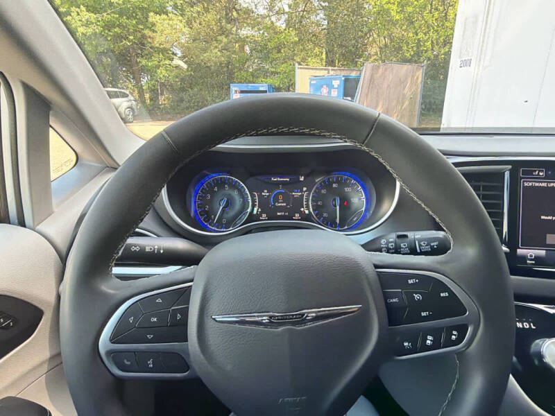 2024 Chrysler Pacifica Touring L