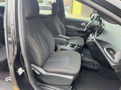 2024 Chrysler Pacifica Touring