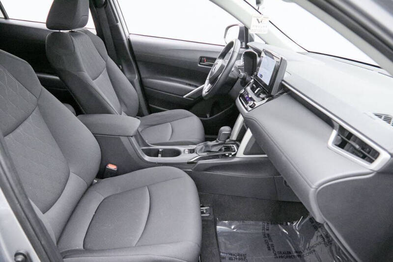 2025 Toyota Corolla Cross LE