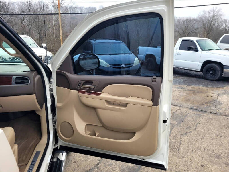 2011 Chevrolet Avalanche LTZ