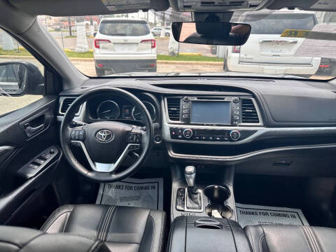 2017 Toyota Highlander SE