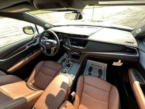 2025 Cadillac XT5 Sport