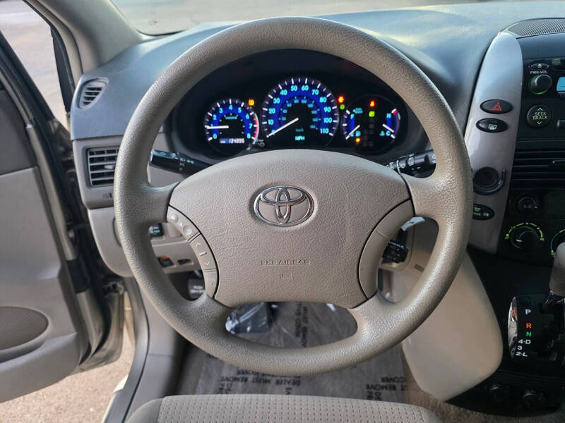 2009 Toyota Sienna LE 7-Passenger
